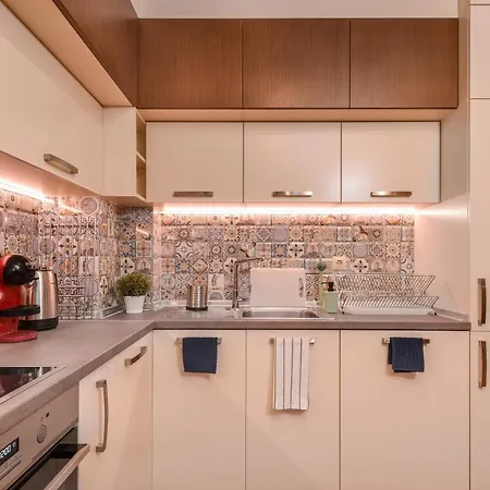 Stylish 1bd Flat With Elevator & Ac - Heart Of By Flat Mаnager Appartement *